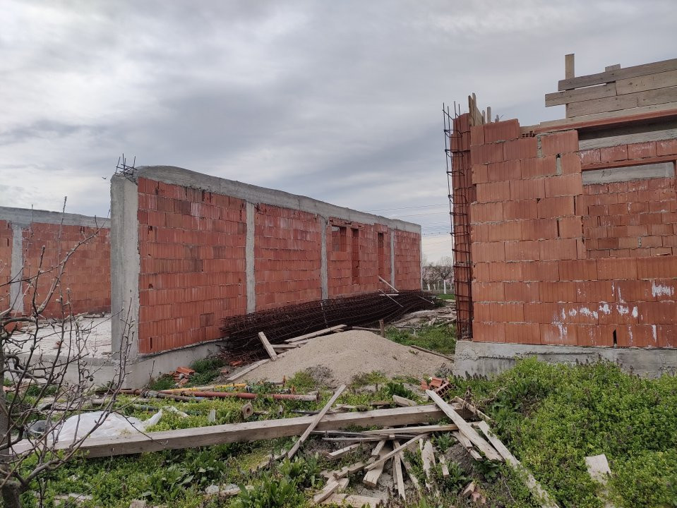 Case de vanzare Izvin Central 9