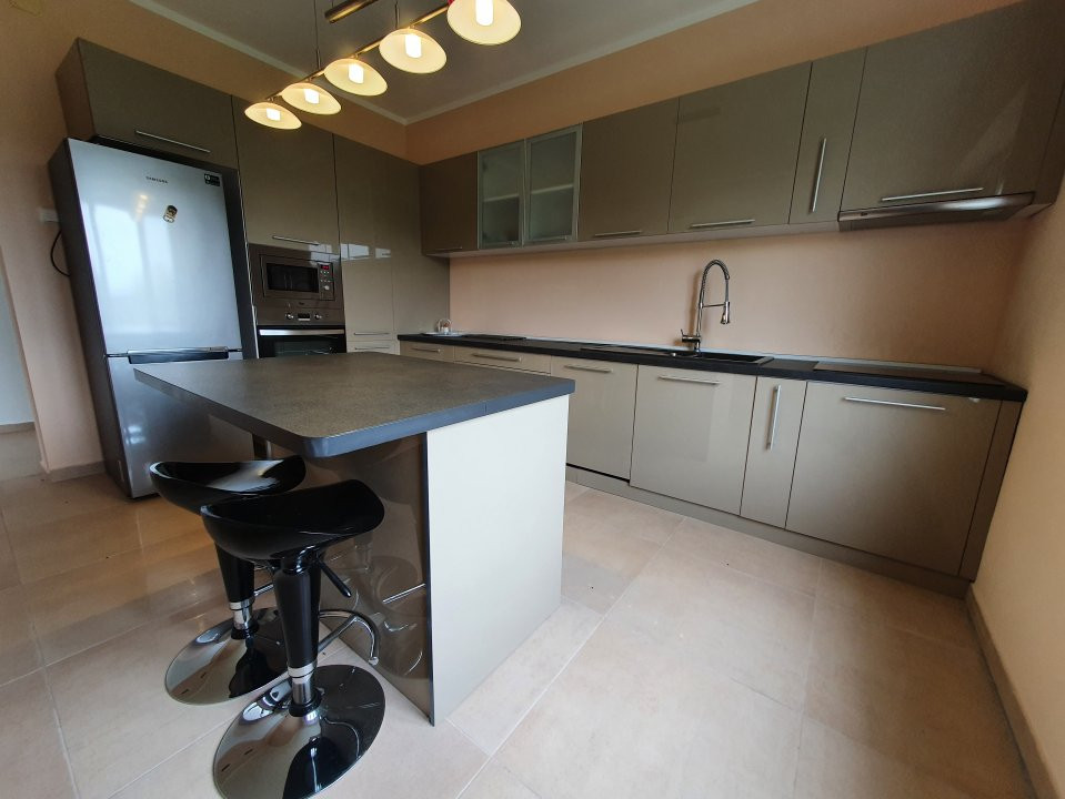 Casa cu 5 camere, 236 mp, teren 5805 mp, gaz, Brestea - Denta  21, foxfort.ro