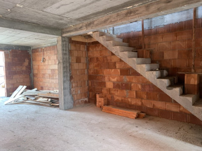 Casa tip Duplex arhitectura modernista zona Lipovei strada linistita - ID V5191 imagine mica 8, foxfort.ro