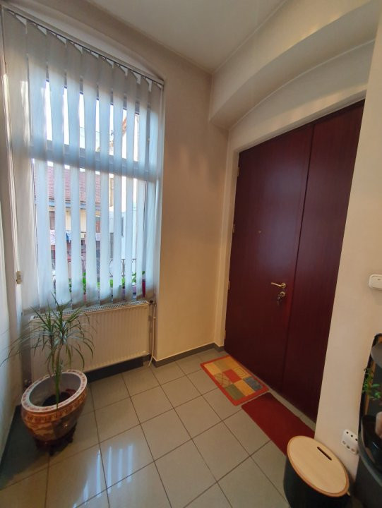 Apartament cochet 3 camere, 108 mp utili, Nokia, Semicentral  25, foxfort.ro