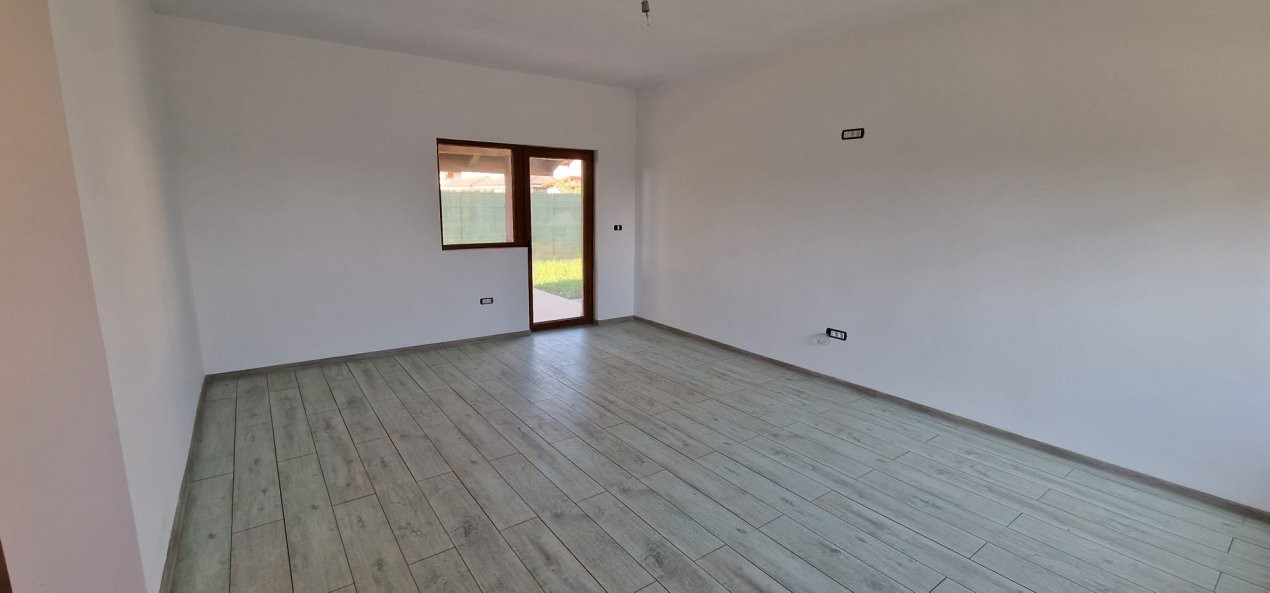 Duplex de vanzare cu 4 camere Mosnita Noua - ID V5302 2, foxfort.ro