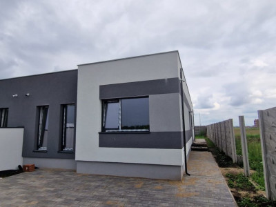 Casa pasiva cu panouri fotovoltaice si pompa de caldura, zona Metro - ID V5321