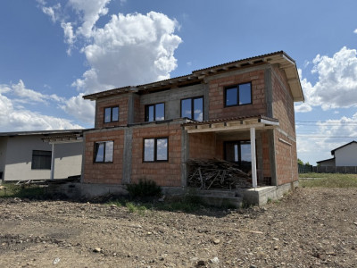 Duplex 4 camere si asfalt, Sacalaz - Parter + Etaj - ID V5368