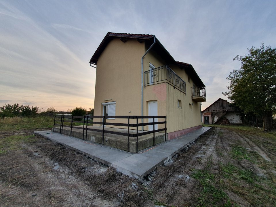 Casa cu 5 camere, 236 mp, teren 5805 mp, Brestea - Denta  17, foxfort.ro