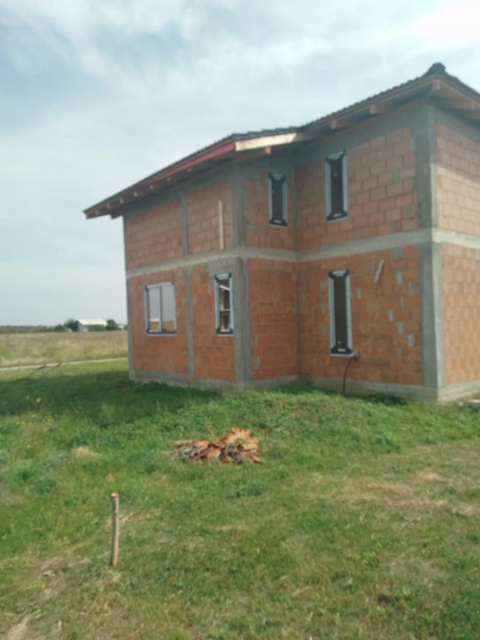 Casa Giarmata la gri cu toate utilitatile - ID V5615 13, foxfort.ro