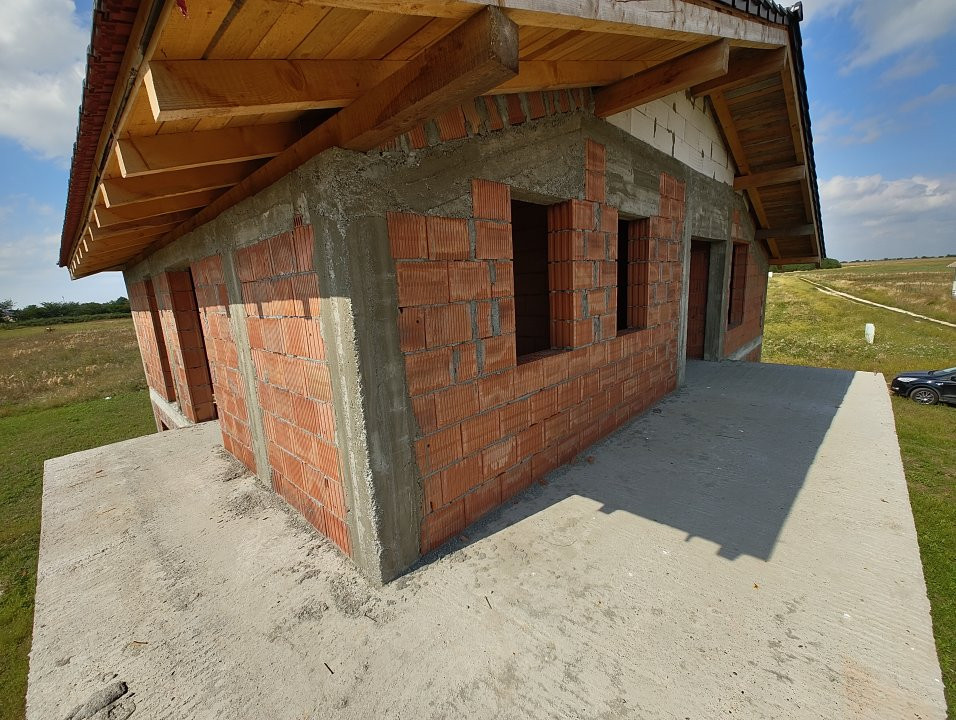 Casa Giarmata la gri cu toate utilitatile - ID V5615 14, foxfort.ro