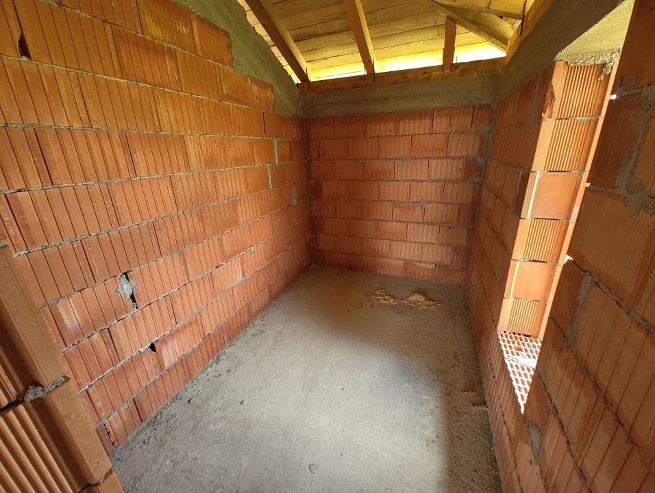 Casa Giarmata la gri cu toate utilitatile - ID V5615 20, foxfort.ro