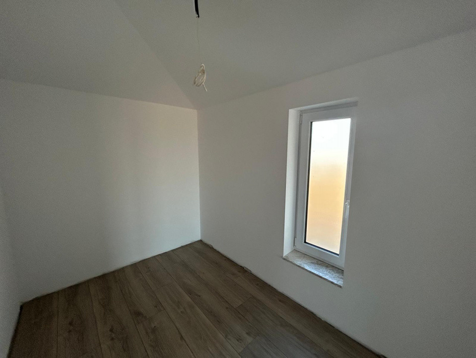 Casa Giarmata la gri cu toate utilitatile - ID V5615 8, foxfort.ro