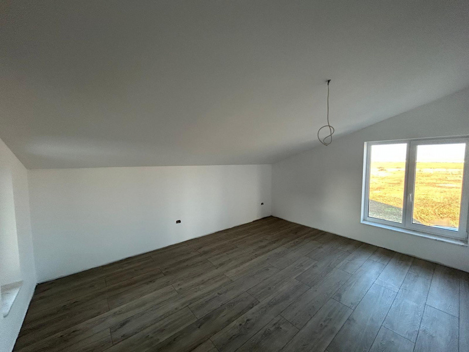 Casa Giarmata la gri cu toate utilitatile - ID V5615 9, foxfort.ro