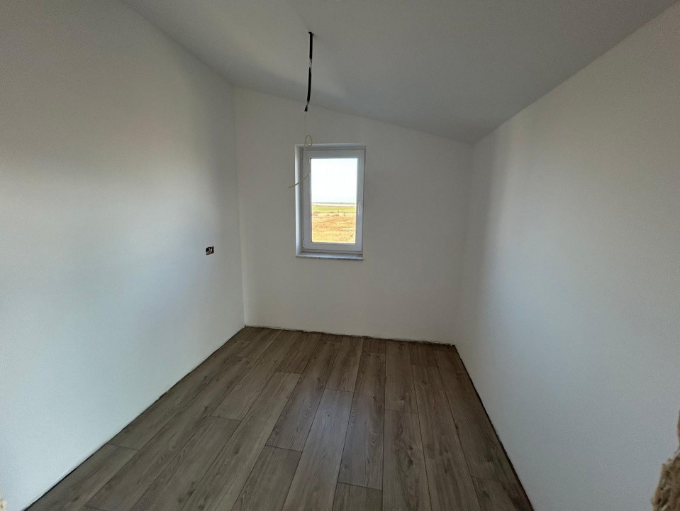 Casa Giarmata la gri cu toate utilitatile - ID V5615 11, foxfort.ro