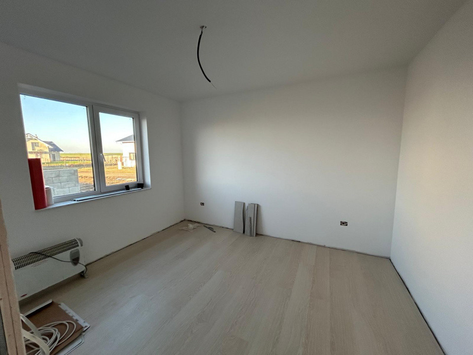 Casa Giarmata la gri cu toate utilitatile - ID V5615 15, foxfort.ro