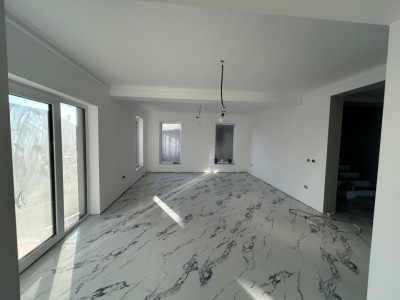 Casa Giarmata la gri cu toate utilitatile - ID V5615