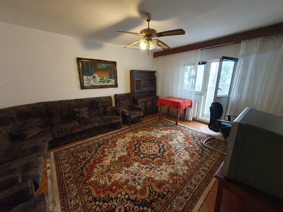 Apartament 3 camere decomandat, etaj 1, Shopping City  1, foxfort.ro