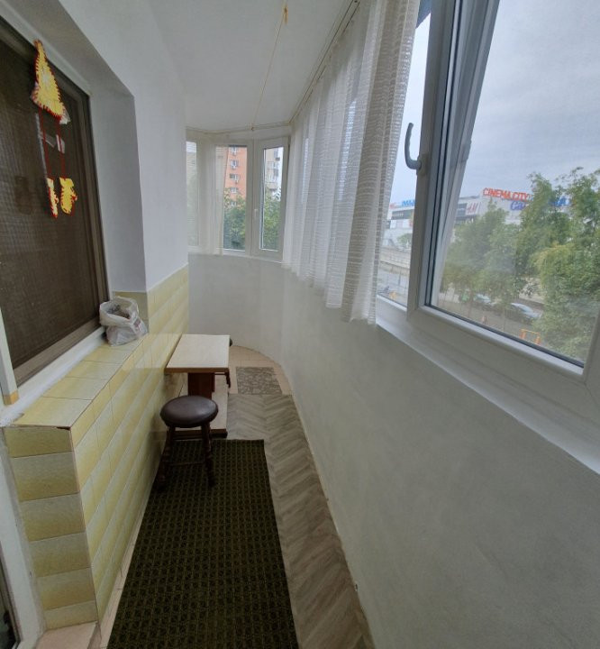 Apartament 3 camere decomandat, etaj 1, Shopping City  4, foxfort.ro