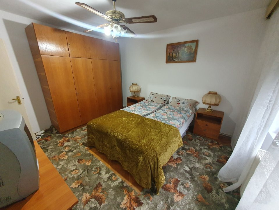 Apartament 3 camere decomandat, etaj 1, Shopping City  9, foxfort.ro