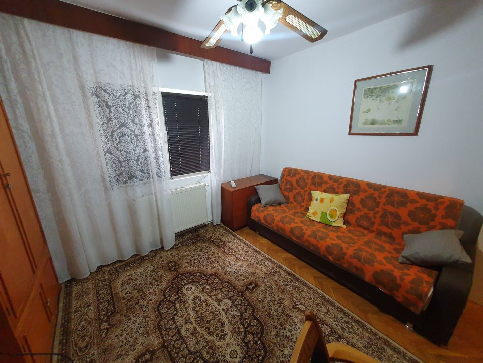 Apartament 3 camere decomandat, etaj 1, Shopping City  13, foxfort.ro