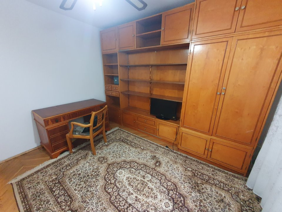 Apartament 3 camere decomandat, etaj 1, Shopping City  14, foxfort.ro