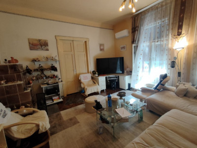 Casa individuala in Timisoara cu 304 mp utili si 1129 mp teren - ID V5647