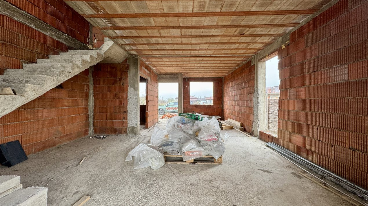 Duplex cu 3 camere in Sag, zona Manastire 3, foxfort.ro