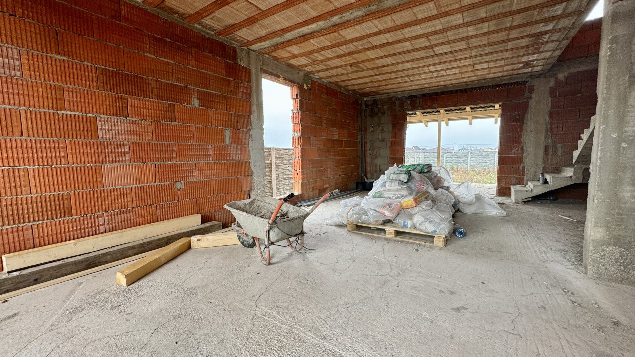 Duplex cu 3 camere in Sag, zona Manastire 4, foxfort.ro