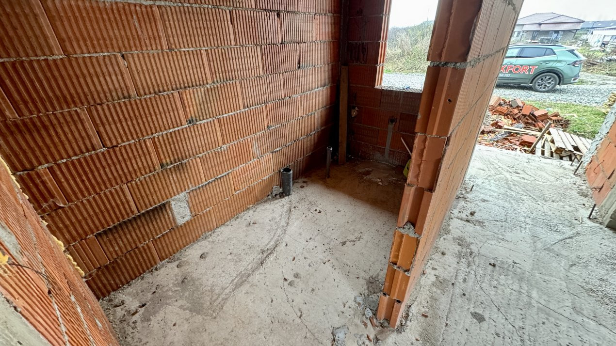 Duplex cu 3 camere in Sag, zona Manastire 7, foxfort.ro