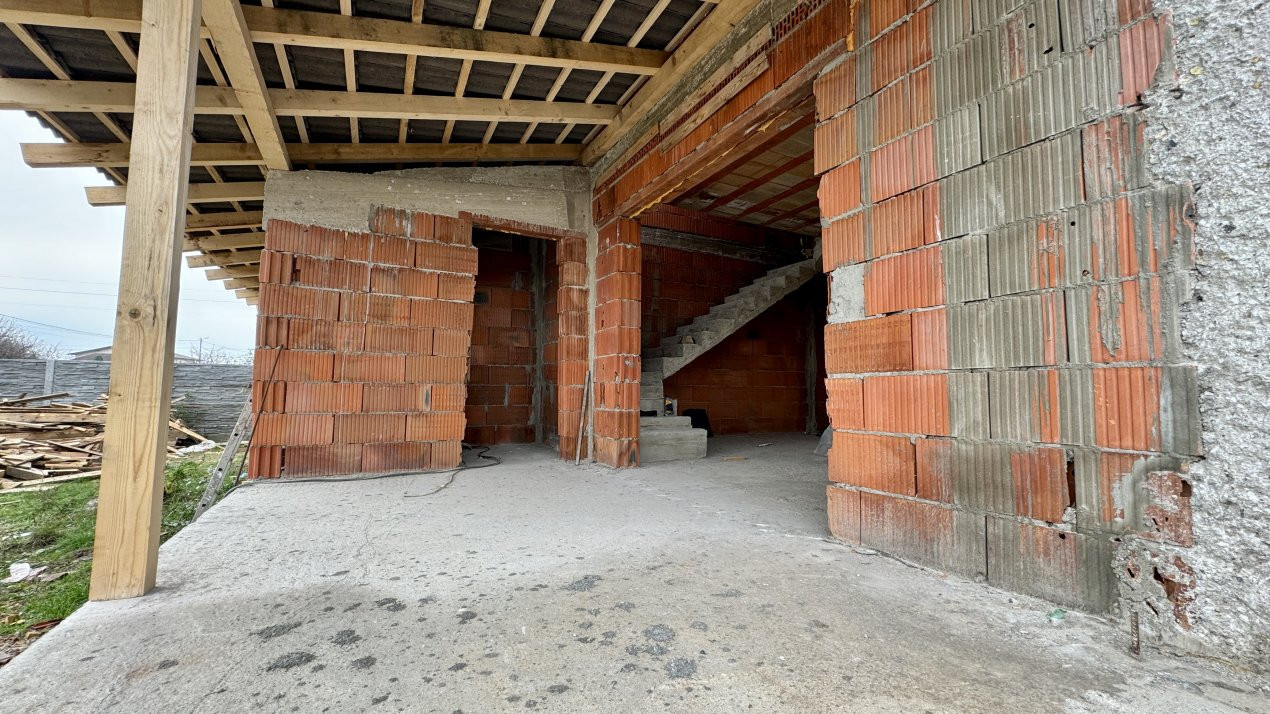 Duplex cu 3 camere in Sag, zona Manastire 9, foxfort.ro