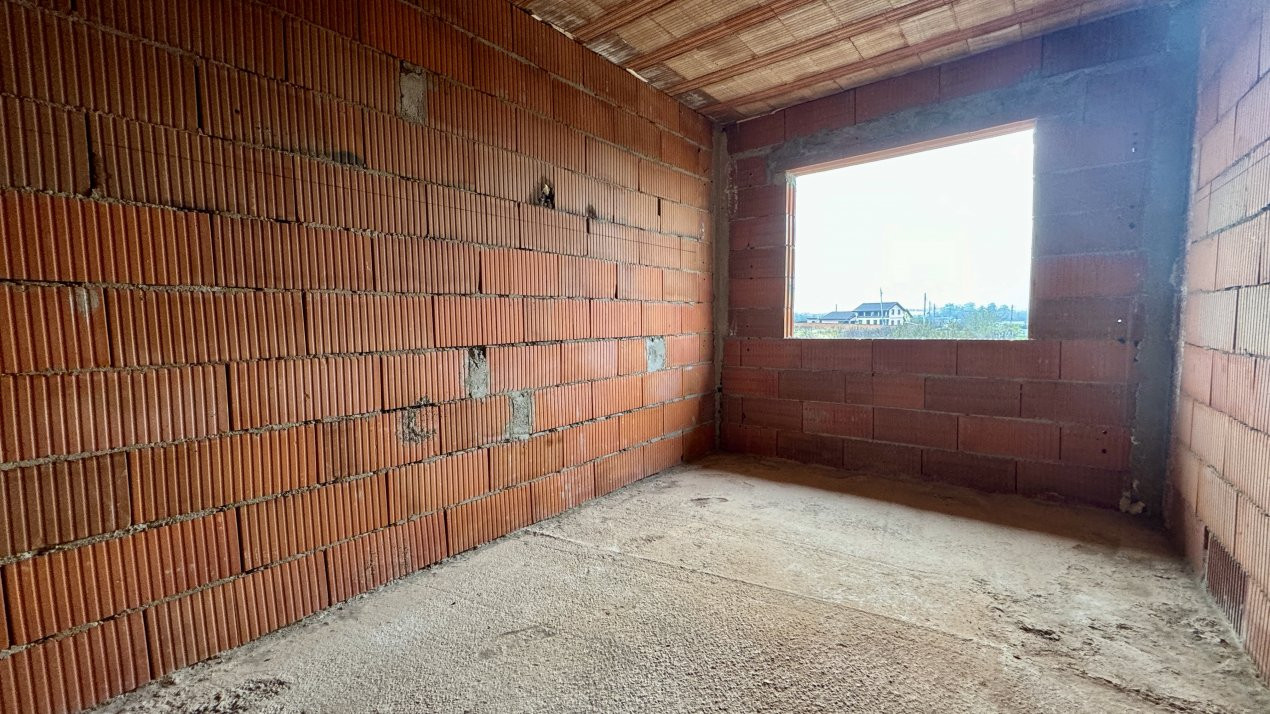 Duplex cu 3 camere in Sag, zona Manastire 13, foxfort.ro