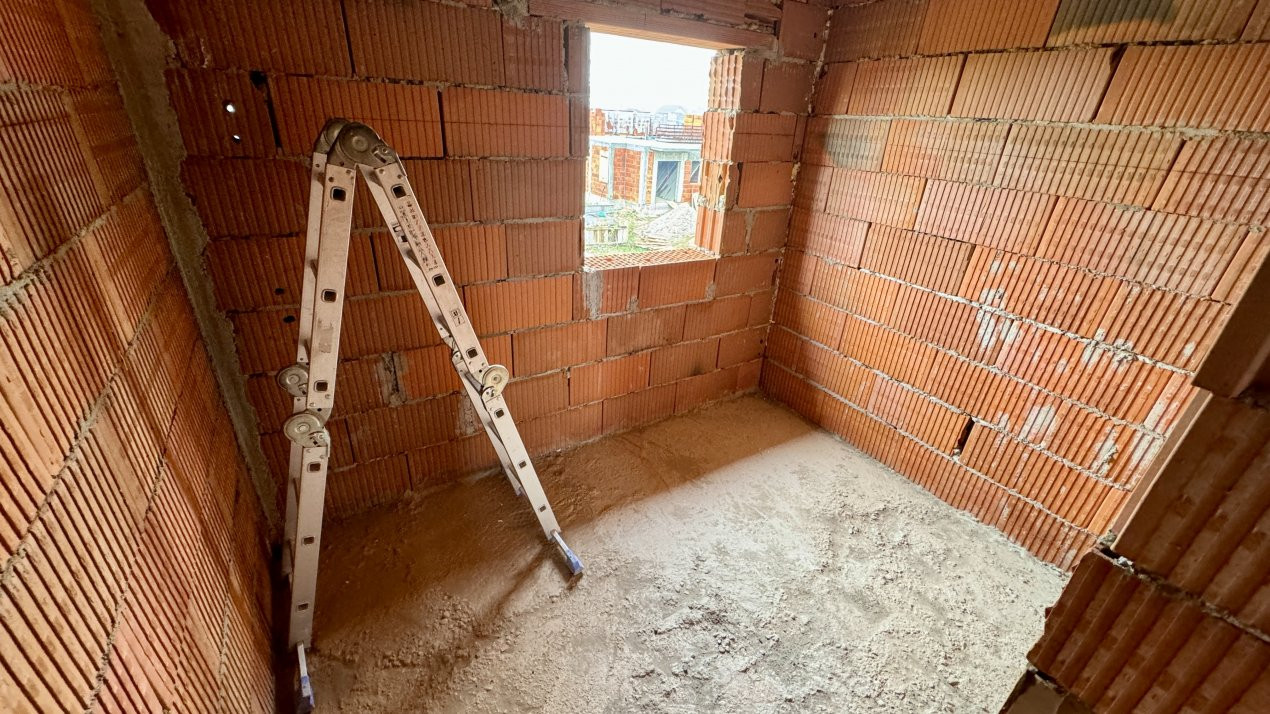 Duplex cu 3 camere in Sag, zona Manastire 16, foxfort.ro