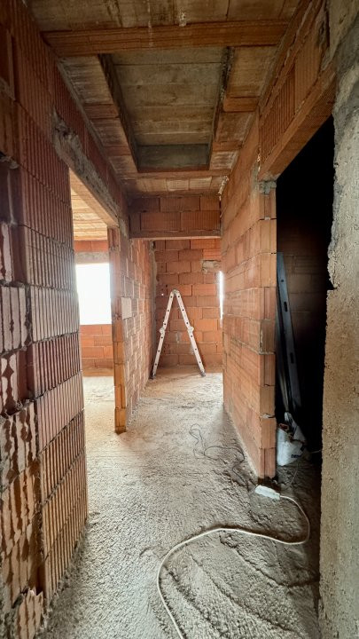 Duplex cu 3 camere in Sag, zona Manastire 18, foxfort.ro