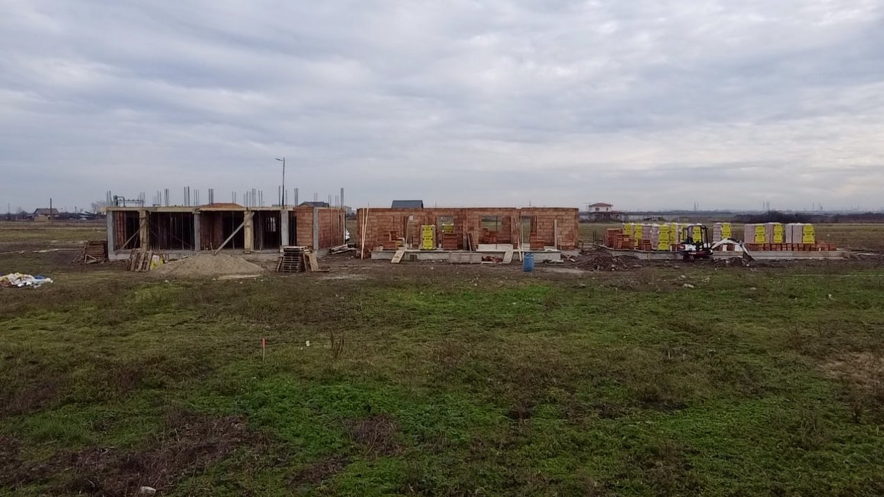 Comision 0% Duplex 4 camere in Sacalaz la intrare 8, foxfort.ro