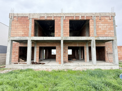 Duplex intreg 8 camere, LA ROSU, de vanzare in Sacalaz, la intrare imagine mica 5, foxfort.ro