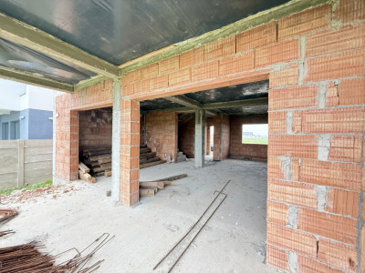 Duplex intreg 8 camere, LA ROSU, de vanzare in Sacalaz, la intrare imagine mica 6, foxfort.ro