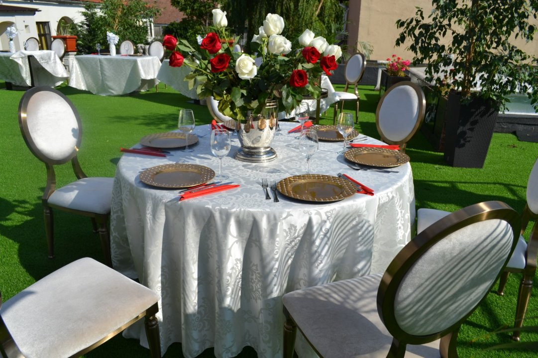 Restaurant complet mobilat si utilat de inchiriat in zona Brancoveanu  13, foxfort.ro