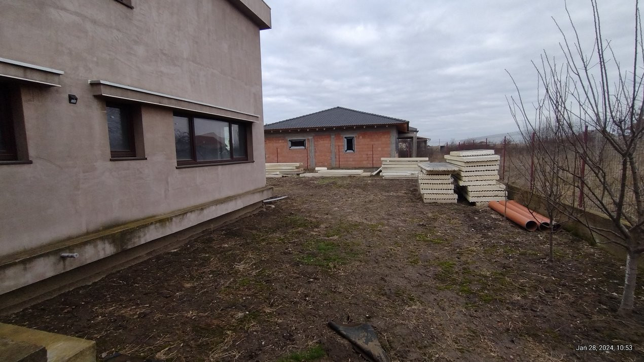 Casa 8 camere ,Sacalaz-Ideala pentru 2 familii 6, foxfort.ro