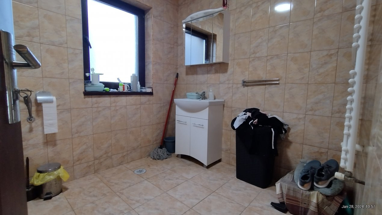 Casa 8 camere ,Sacalaz-Ideala pentru 2 familii 12, foxfort.ro