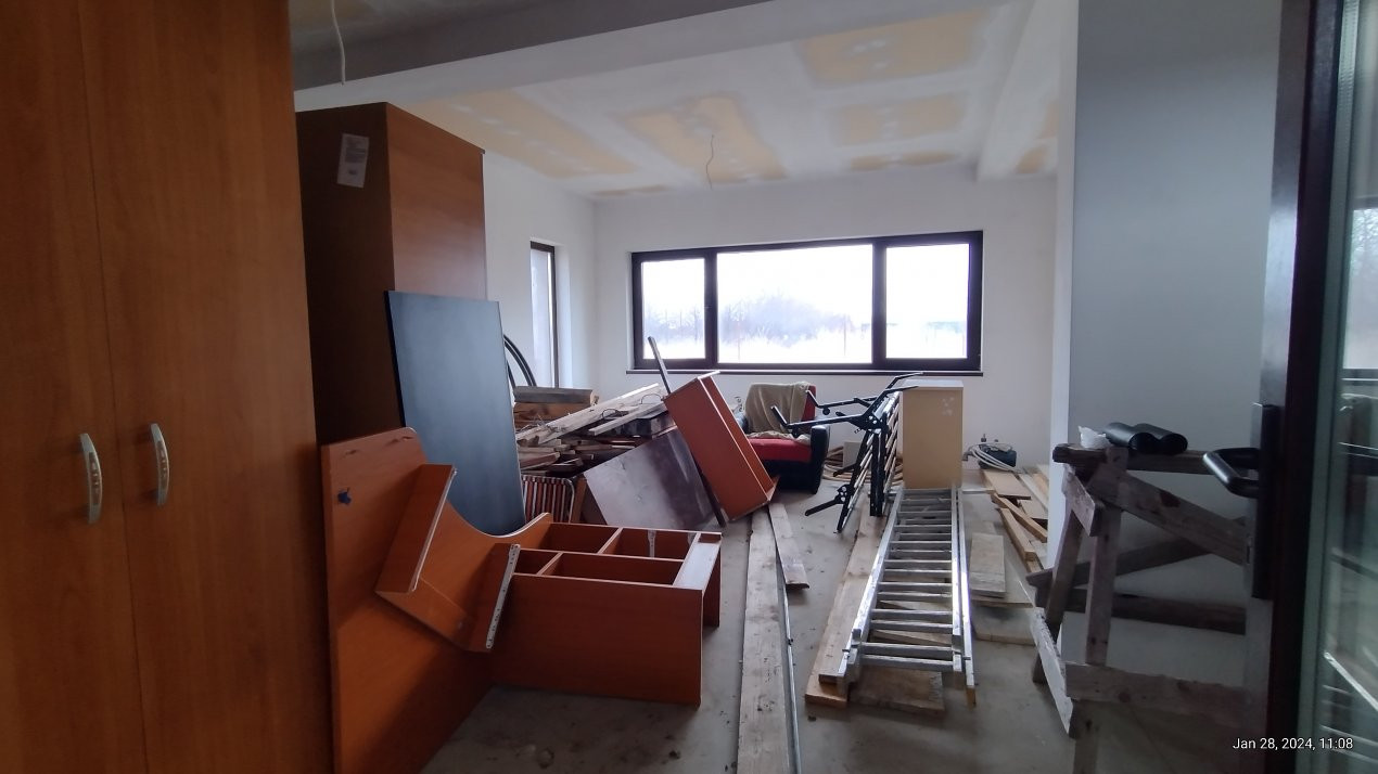 Casa 8 camere ,Sacalaz-Ideala pentru 2 familii 20, foxfort.ro