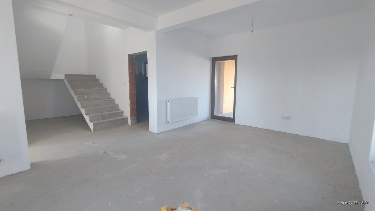 Duplex 4 camere ,Sanmihaiu Roman-Zona Centrala 24, foxfort.ro
