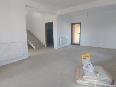 Duplex 4 camere ,Sanmihaiu Roman-Zona Centrala imagine mica 3, foxfort.ro