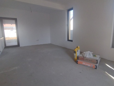 Duplex 4 camere ,Sanmihaiu Roman-Zona Centrala imagine mica 4, foxfort.ro