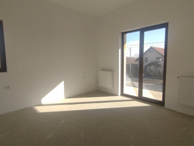 Duplex 4 camere ,Sanmihaiu Roman-Zona Centrala imagine mica 13, foxfort.ro