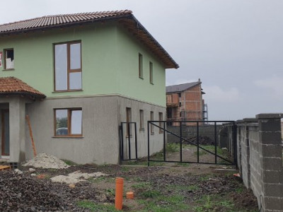 Duplex cu 4 camere de vanzare in Giroc 