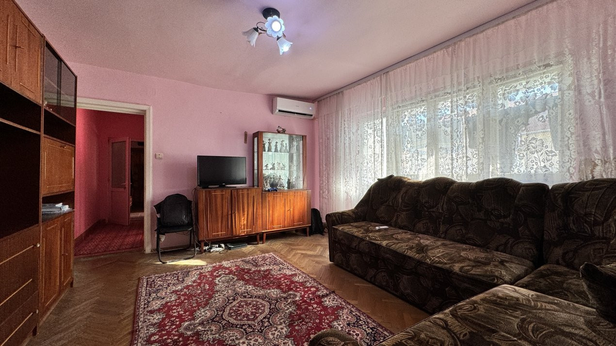 Apartament 3 camere semidecomandat, 65mp utili, zona Girocului 6, foxfort.ro