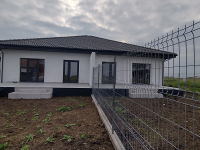 Duplex 3 camere de vanzare in Sacalaz- Zona de Est