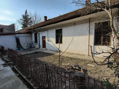 Casa la curte comuna cu 2 camere langa Autogara Iosefin 