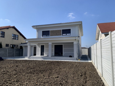 Casa individuala cu 5 camere si teren de 630 mp, zona Dumbravita