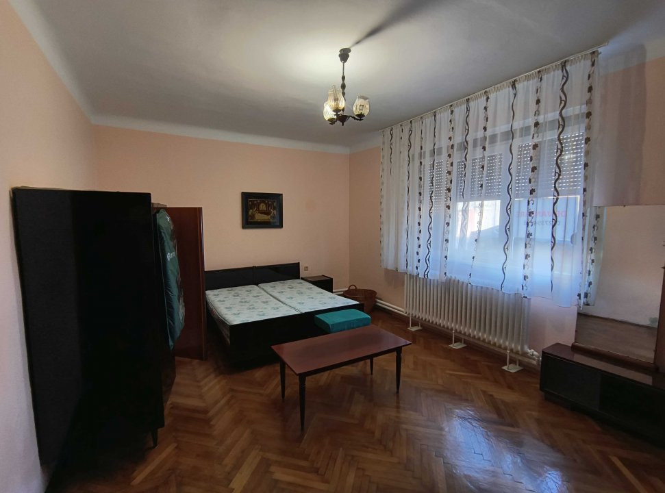 Duplex cu 3 camere si teren de 450 mp la curte comuna, zona Sagului 8, foxfort.ro