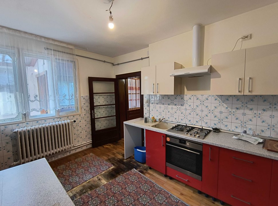 Duplex cu 3 camere si teren de 450 mp la curte comuna, zona Sagului 16, foxfort.ro