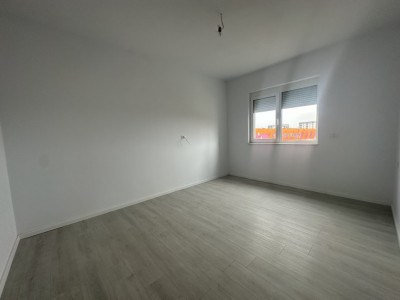 Apartament cu 3 camere, etajul 1, bloc nou, zona Aradului imagine mica 2, foxfort.ro