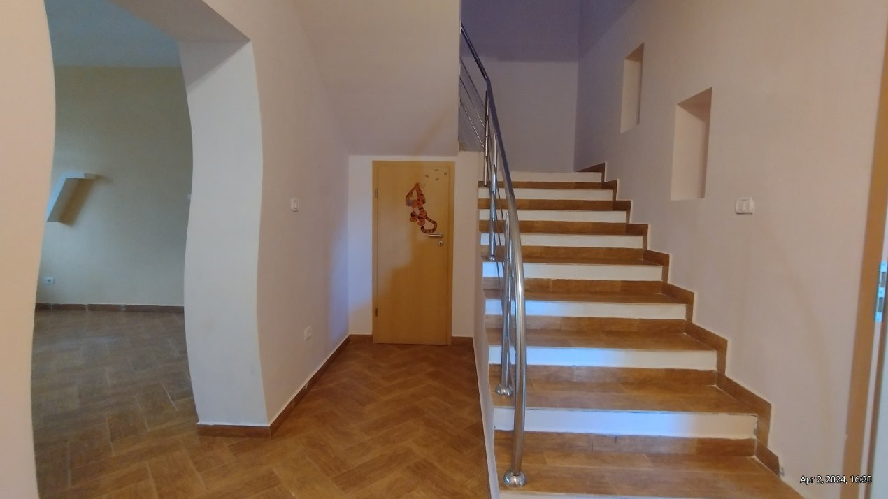 Casa individuala 6 camere- pretabil cabinet, birou-Zona Mircea cel Batran 2, foxfort.ro