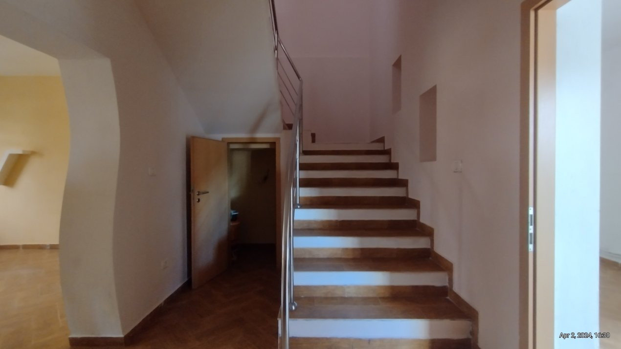 Casa individuala 6 camere- pretabil cabinet, birou-Zona Mircea cel Batran 5, foxfort.ro